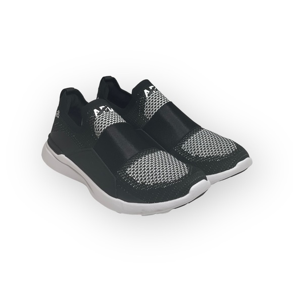 new APL 𖤐 Techloom Bliss Knit Lightweight Running Sneakers 𖤐 Black White 𖤐 6M - Picture 11 of 17